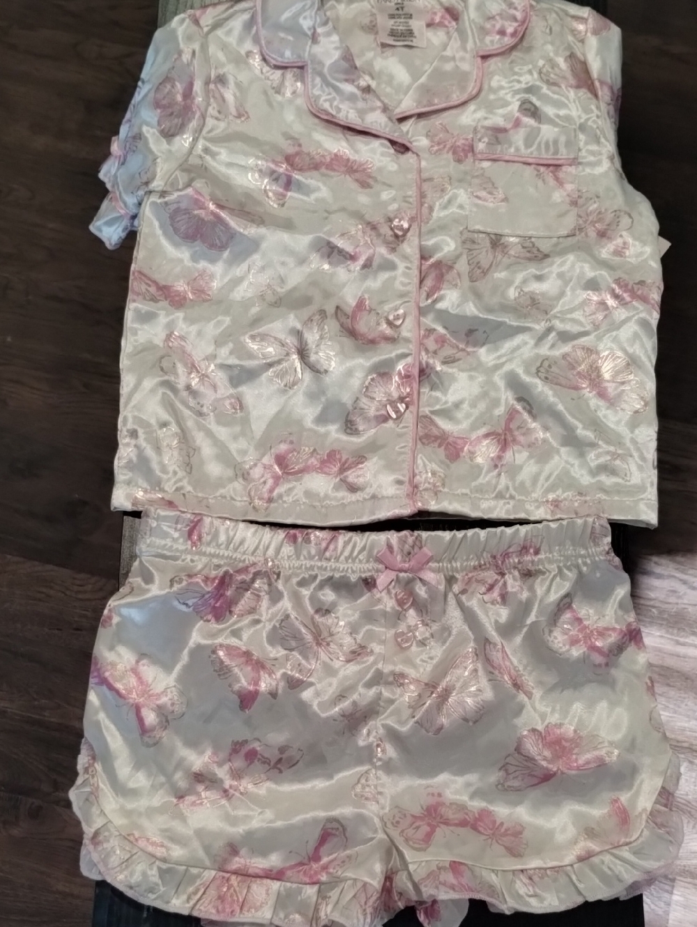 Paris Hilton Girls Satin Butterfly Pajama Set.   (130)